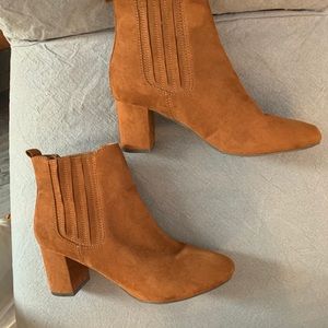 Chelsea Boot US Size 9